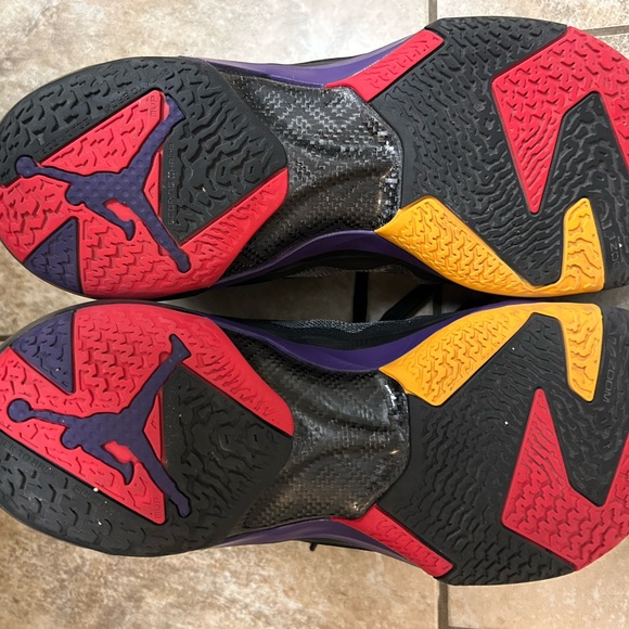 Jordan 37 Raptor size 10. - Picture 3 of 4